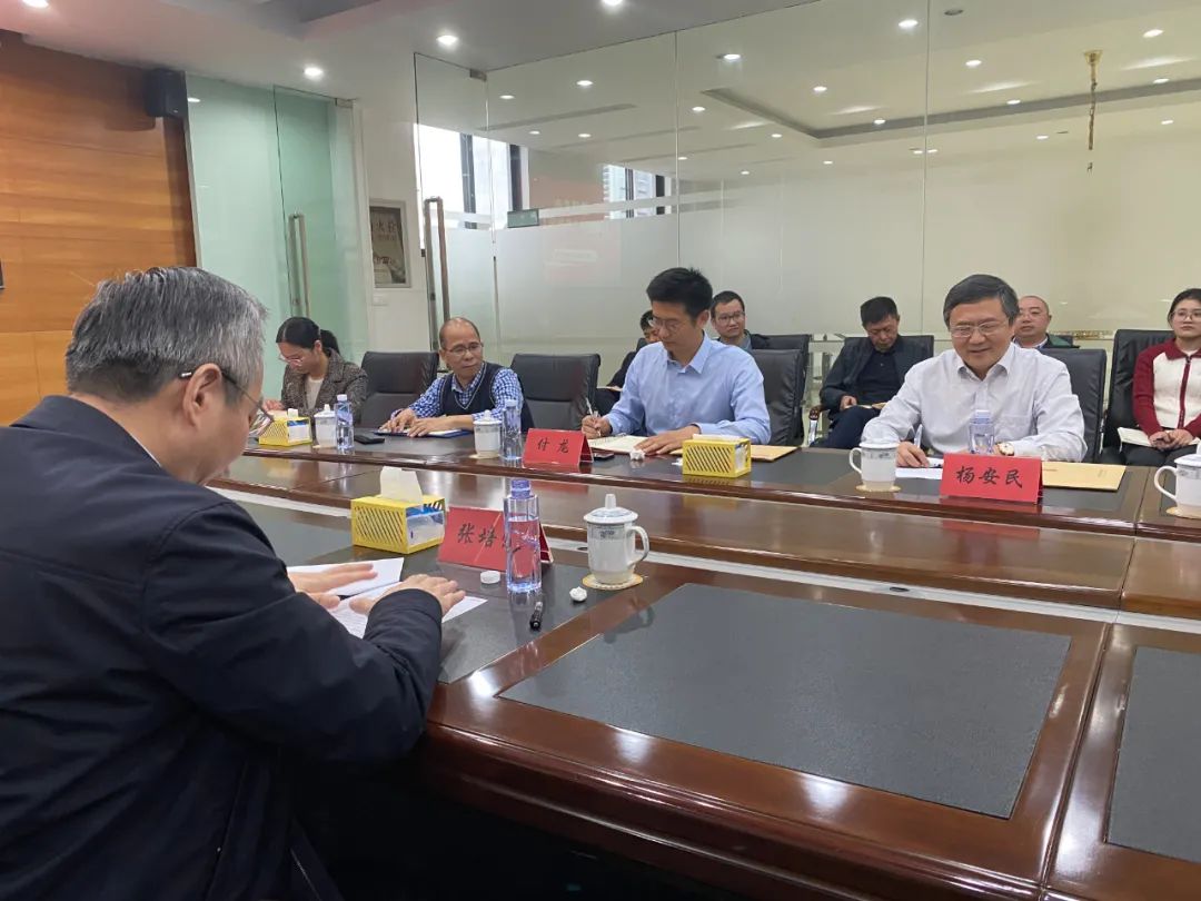 奉賢區(qū)人大常委會(huì)黨組書記、主任張培榮一行蒞臨上海山美股份開展“優(yōu)環(huán)境、穩(wěn)經(jīng)濟(jì)”大走訪大調(diào)研